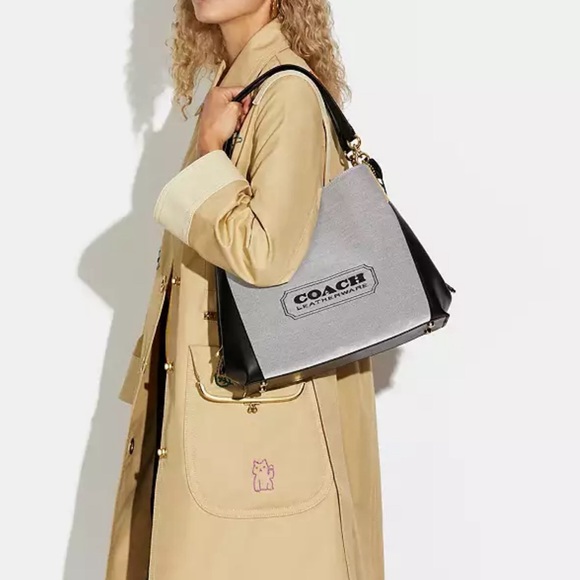 Coach Dalton 31 With Coach Badge Gold/Salt Black - Picture 16 of 16